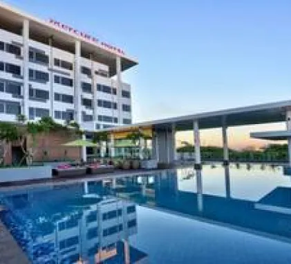 hotel Mercure Serpong Alam Sutera 3 mercure_serpong_alam_sutera_exterior_building_swimming_pool